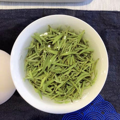 正宗都匀毛尖2025新茶特级嫩芽炒青贵州绿茶高山云雾茶叶罐装礼盒